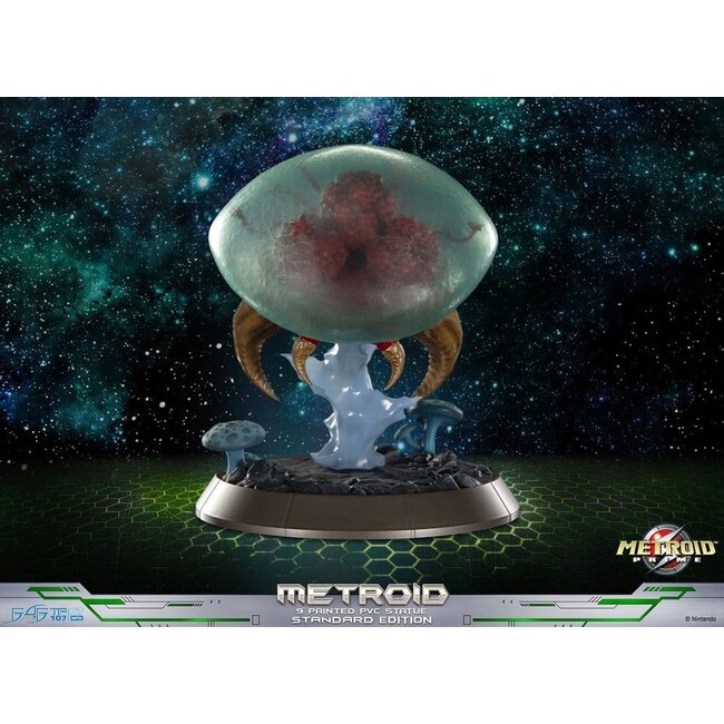 Metroid Prime PVC Figure Metroid (Standard) (Glow in the Dark) 21 cm