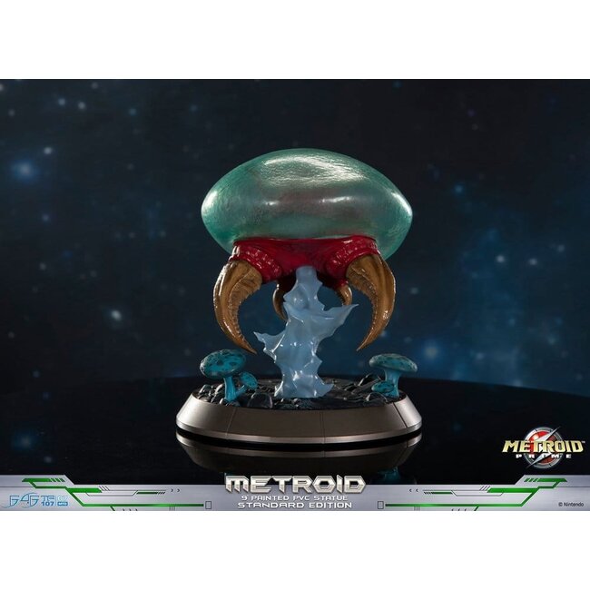 Metroid Prime PVC Figure Metroid (Standard) (Glow in the Dark) 21 cm