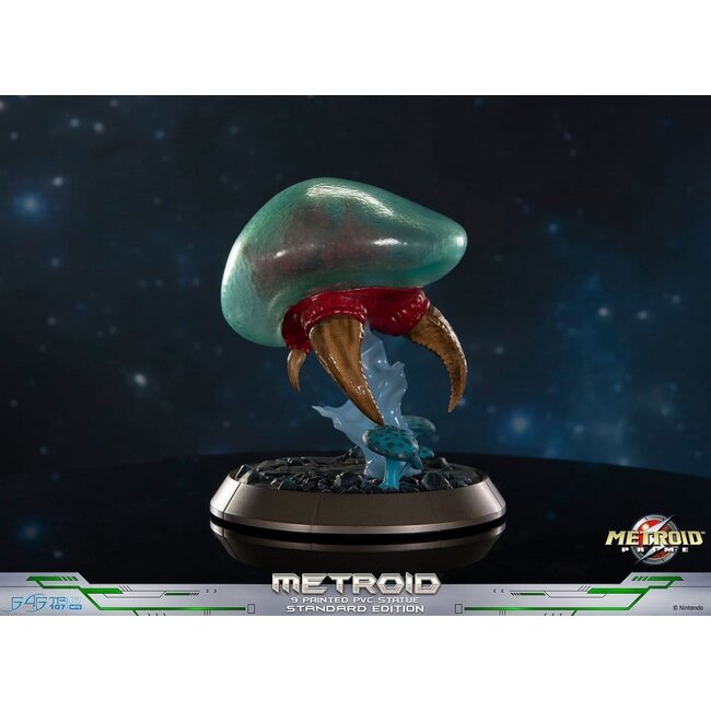 Metroid Prime PVC Figure Metroid (Standard) (Glow in the Dark) 21 cm