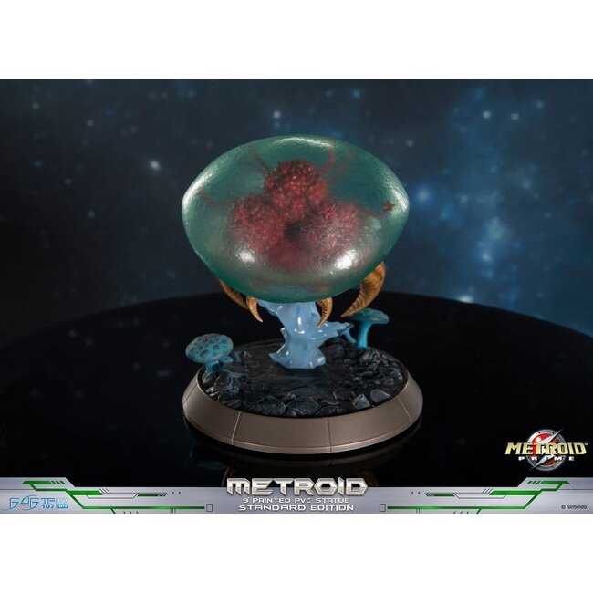 Metroid Prime PVC Figure Metroid (Standard) (Glow in the Dark) 21 cm