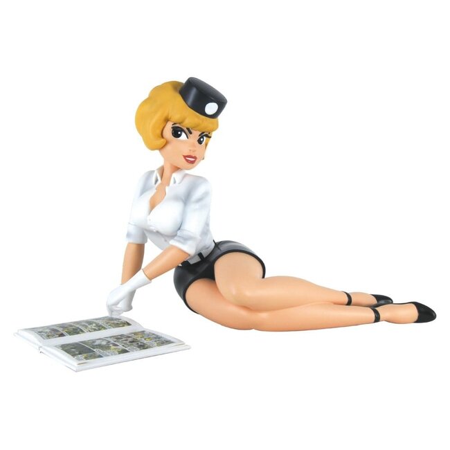 Natacha Resin Statue Pause Lecture 15 cm