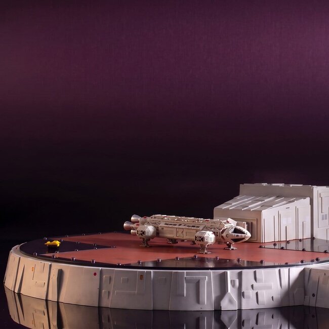 Space 1999 Spielset Landeplattform (mit Adlertransporter) 46 cm
