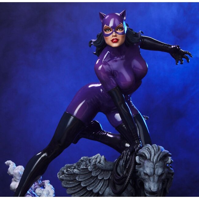 DC Comics Maquette 1/6 Catwoman (Lila Edition) 35 cm