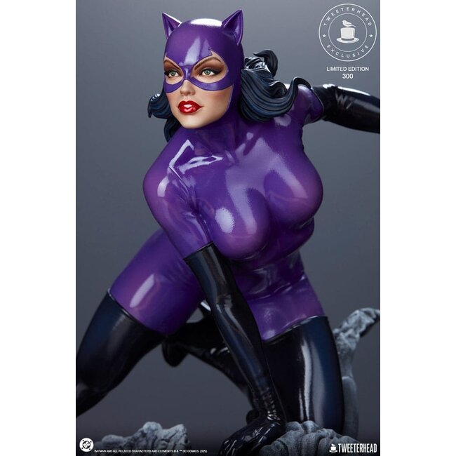 DC Comics Maquette 1/6 Catwoman (Lila Edition) 35 cm