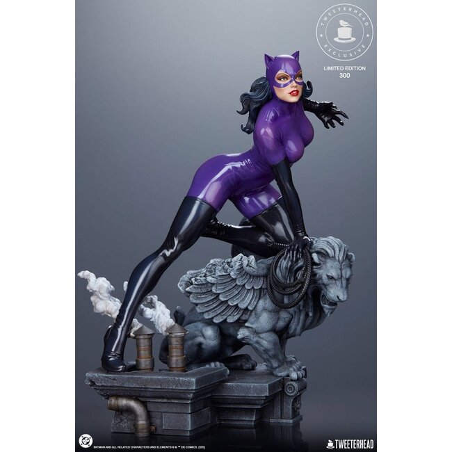 DC Comics Maquette 1/6 Catwoman (Lila Edition) 35 cm