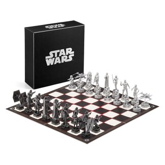 Noble Collection Star Wars Original Trilogy Chess Set 47 cm