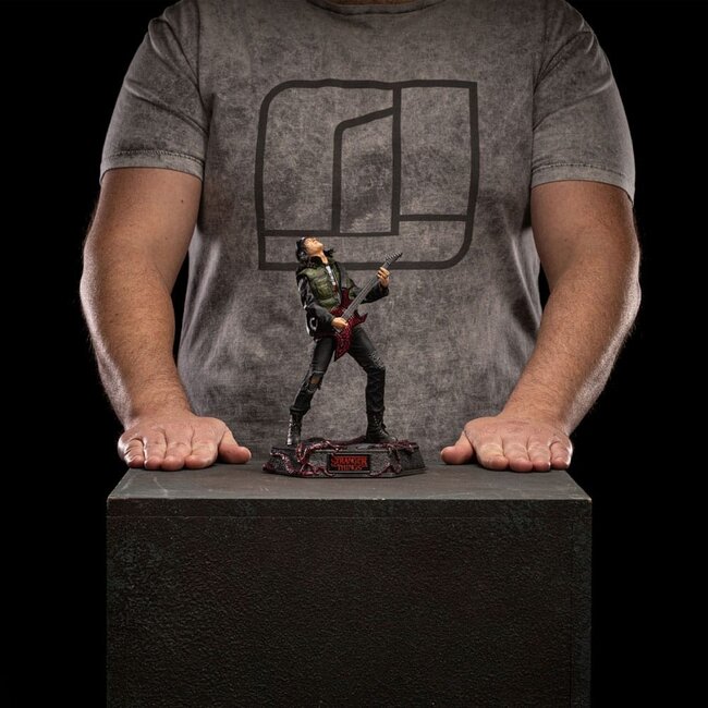 Stranger Things Deluxe-Statue im Maßstab 1:10, Eddie Munson, 20 cm