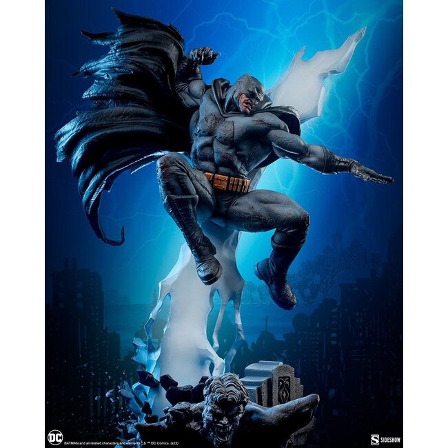 DC Comics Premium Format Standbeeld Batman: The Dark Knight Returns 80 cm