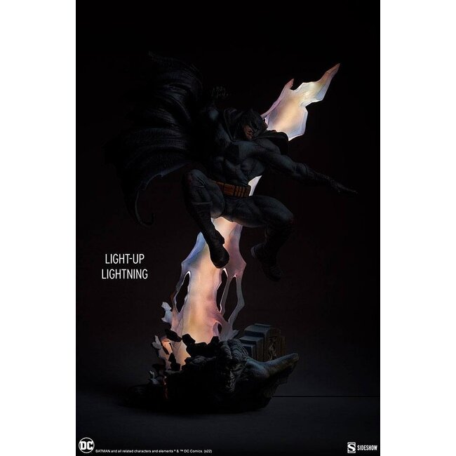 DC Comics Premium Format Statue Batman: The Dark Knight Returns 80 cm