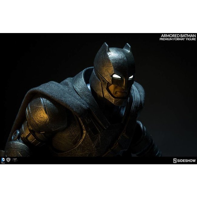 Batman v Superman Dawn of Justice Premium Format Figur 59 cm Armored Batman