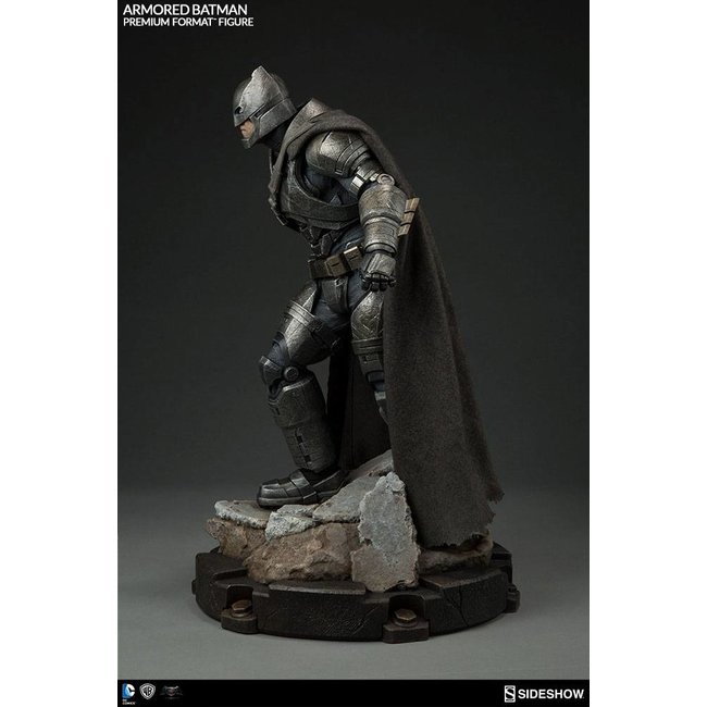 Batman v Superman Dawn of Justice Premium Format Figur 59 cm Armored Batman