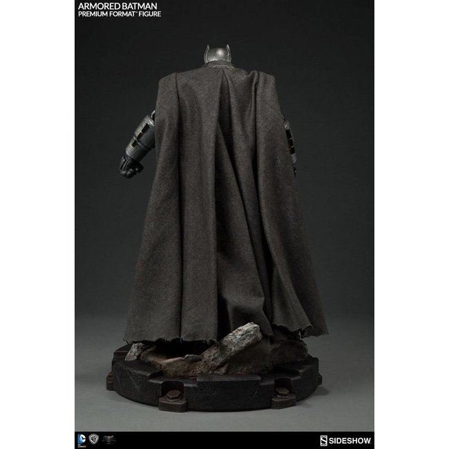 Batman v Superman Dawn of Justice Premium Format Figur 59 cm Armored Batman