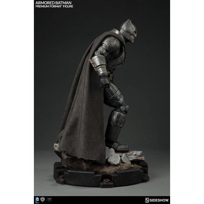 Batman v Superman Dawn of Justice Premium Format Figur 59 cm Armored Batman
