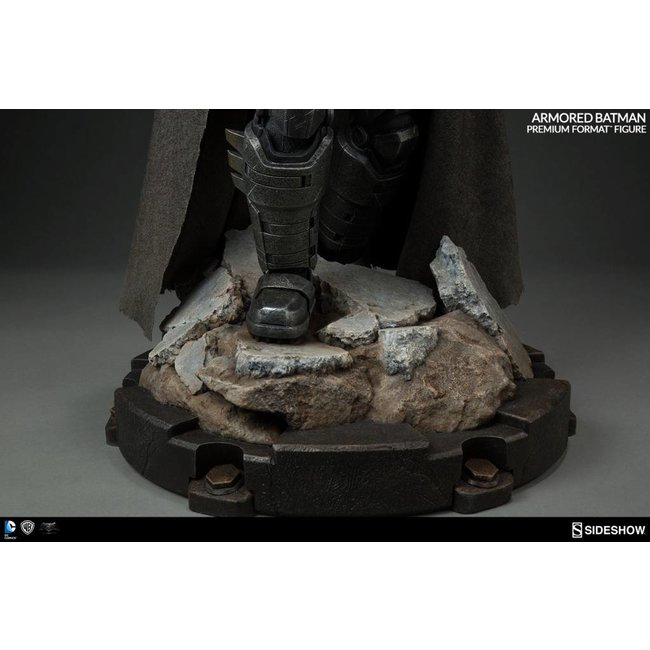 Batman v Superman Dawn of Justice Premium Format Figur 59 cm Armored Batman
