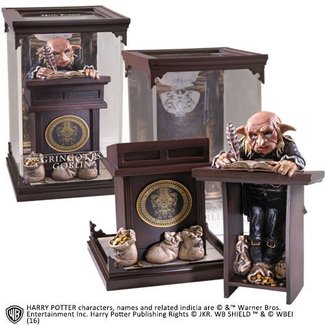 Noble Collection Harry Potter Magical Creatures Statue Gringotts Goblin