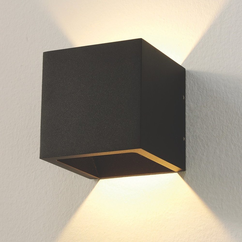 Artdelight Wandlamp Cube 10x10 cm zwart Artdelight Wandlamp Cube 10x10 cm zwart