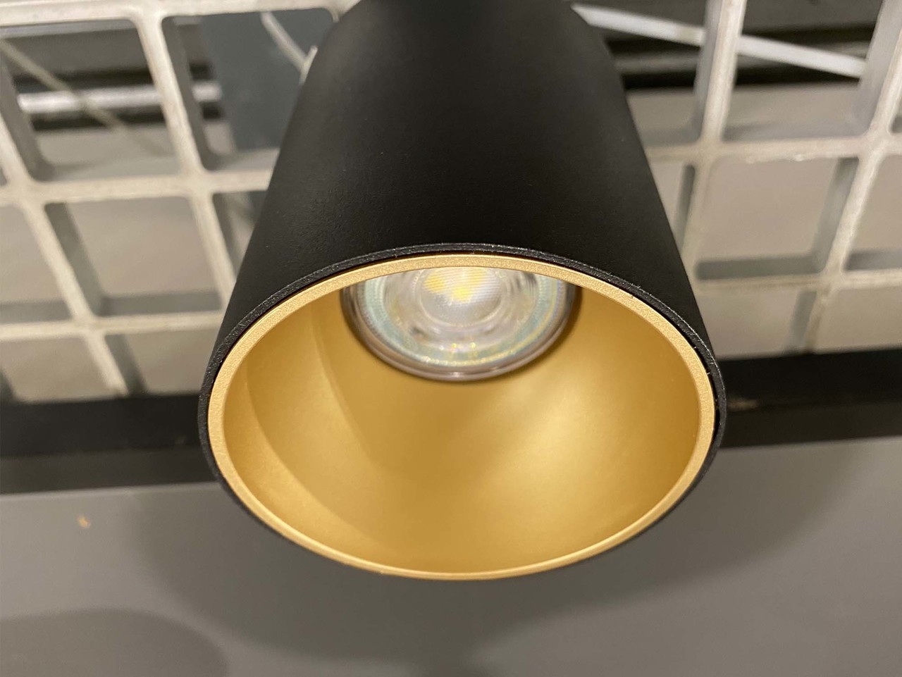 Nowodvorski Spot Eye Tone Ø 9 cm H 11,5 cm zwart - goud Nowodvorski Spot Eye Tone Ø 9 cm H 11,5 cm zwart - goud