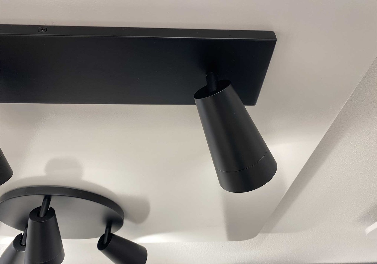 Highlight Spot Petunia 2 lichts balk 40 cm zwart goud Highlight Spot Petunia 2 lichts balk 40 cm zwart goud