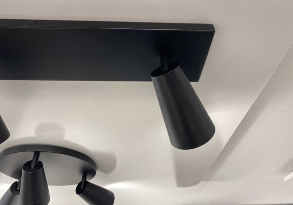 Highlight Spot Petunia 3 lichts balk 65 cm zwart goud Highlight Spot Petunia 3 lichts balk 65 cm zwart goud