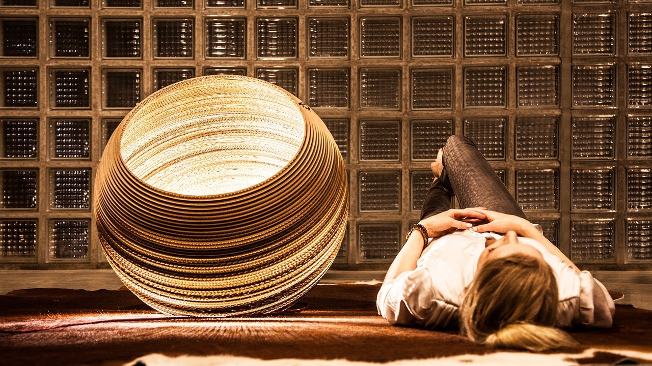 Think Paper Tafellamp Globe 290  Ø 29 cm bruin Think Paper Tafellamp Globe 290  Ø 29 cm bruin