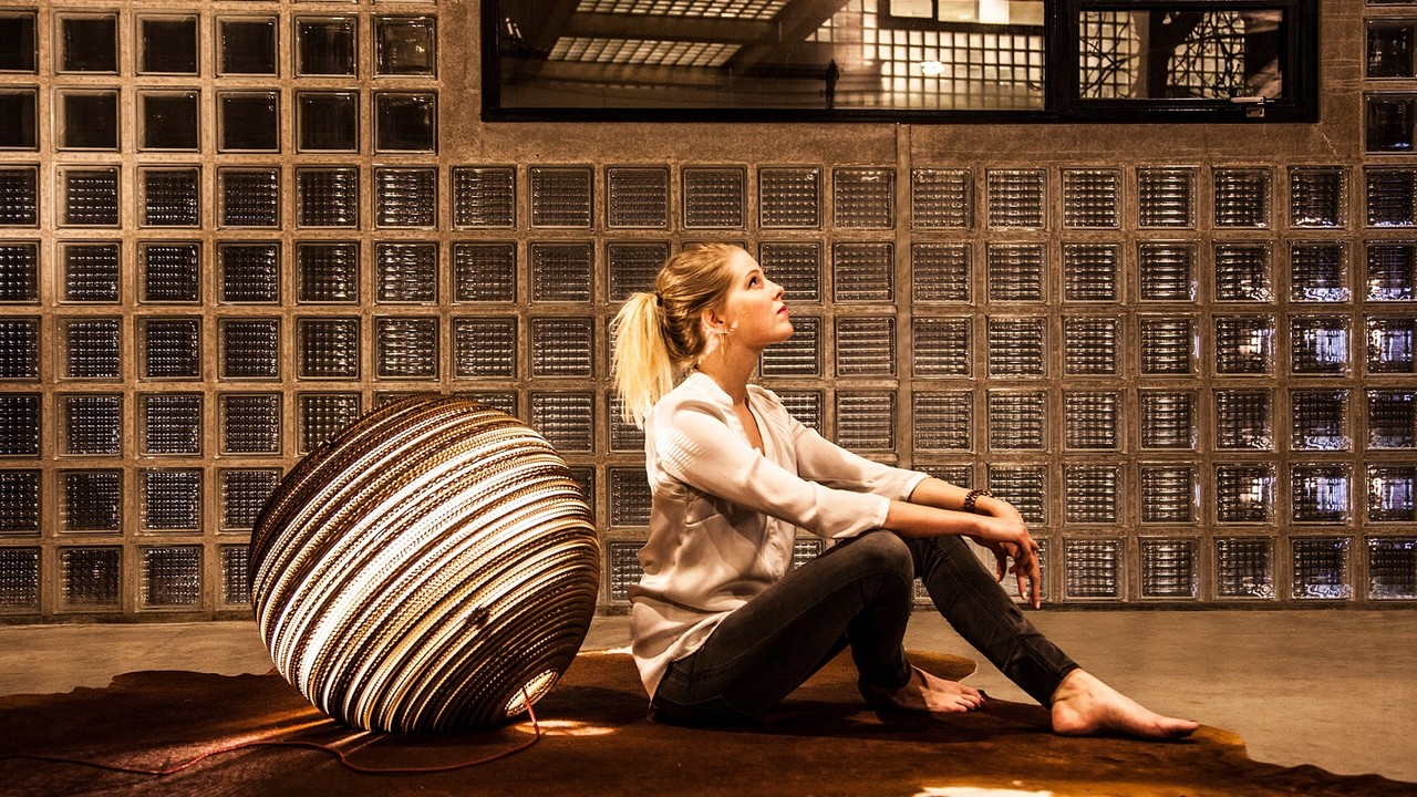 Think Paper Tafellamp Globe 290  Ø 29 cm bruin Think Paper Tafellamp Globe 290  Ø 29 cm bruin