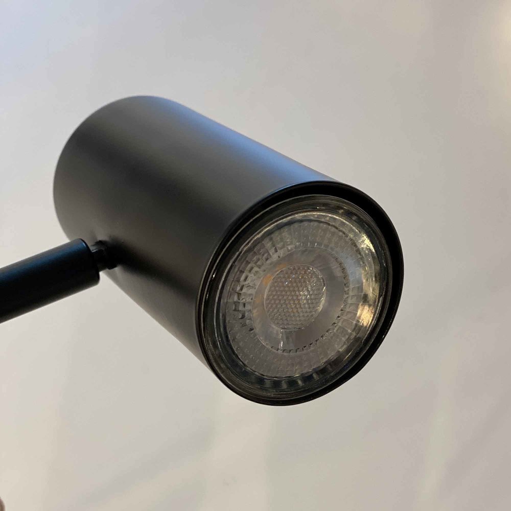 Highlight Vloerlamp Burgos 3 lichts H 160 cm zwart Highlight Vloerlamp Burgos 3 lichts H 160 cm zwart