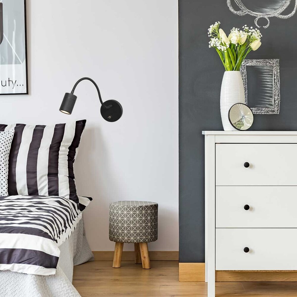 Steinhauer Wandlamp Upround incl. GU10 LED zwart Steinhauer Wandlamp Upround incl. GU10 LED zwart