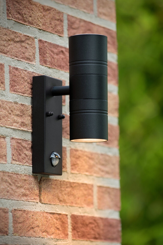 Lucide ARNE-LED IR - Wandspot / Wandlamp Binnen/Buiten - Ø 6,3 cm - LED - GU10 - 2x5W 2700K - IP44 - Beweging & dag/nacht sensor - Zwart