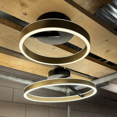 Freelight Plafondlamp Pilota  Ø 30 cm zwart Freelight Plafondlamp Pilota  Ø 30 cm zwart