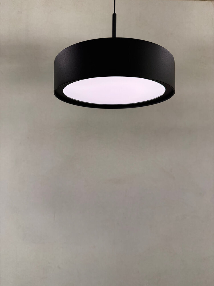 Freelight Hanglamp Alieno 3 lichts L 90 cm comfortlift zwart Freelight Hanglamp Alieno 3 lichts L 90 cm comfortlift zwart