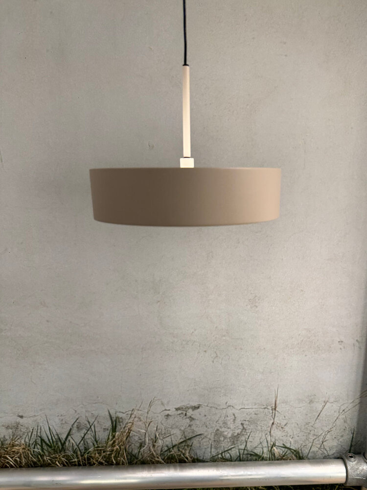 Freelight Hanglamp Alieno 3 lichts L 90 cm comfortlift beige Freelight Hanglamp Alieno 3 lichts L 90 cm comfortlift beige