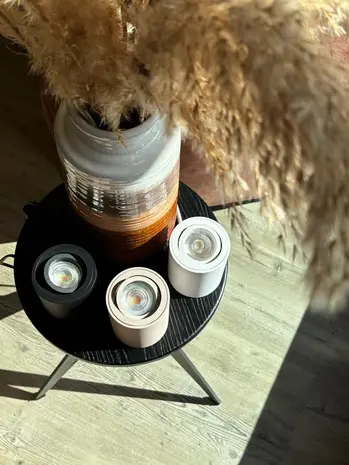 Ylumen Tafellamp Fury rond Ø 8 cm beige Ylumen Tafellamp Fury rond Ø 8 cm beige