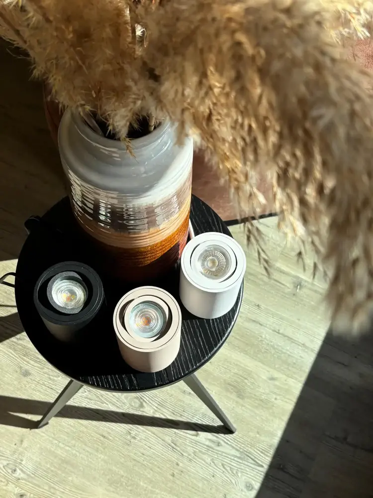 Ylumen Tafellamp Fury rond Ø 8 cm wit Ylumen Tafellamp Fury rond Ø 8 cm wit