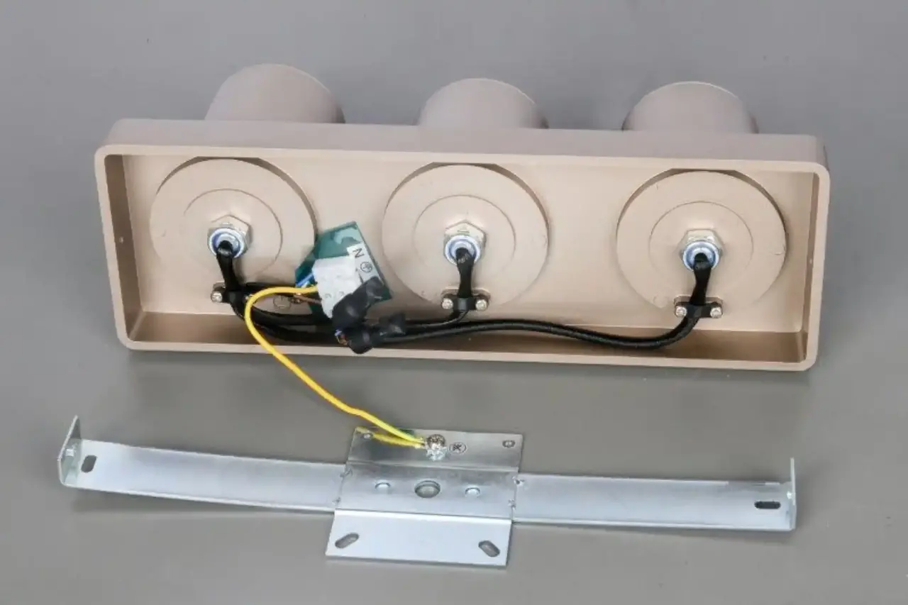 Artdelight Spot Megano 3 lichts balk antiek brons Artdelight Spot Megano 3 lichts balk antiek brons