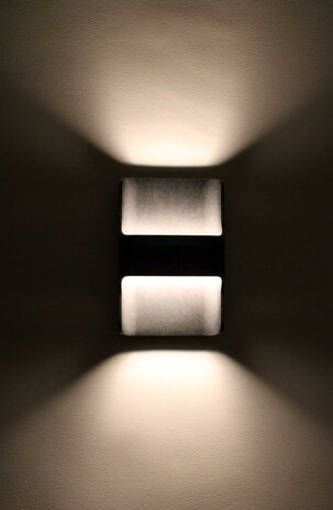 Artdelight Wandlamp Dallas zwart Artdelight Wandlamp Dallas zwart