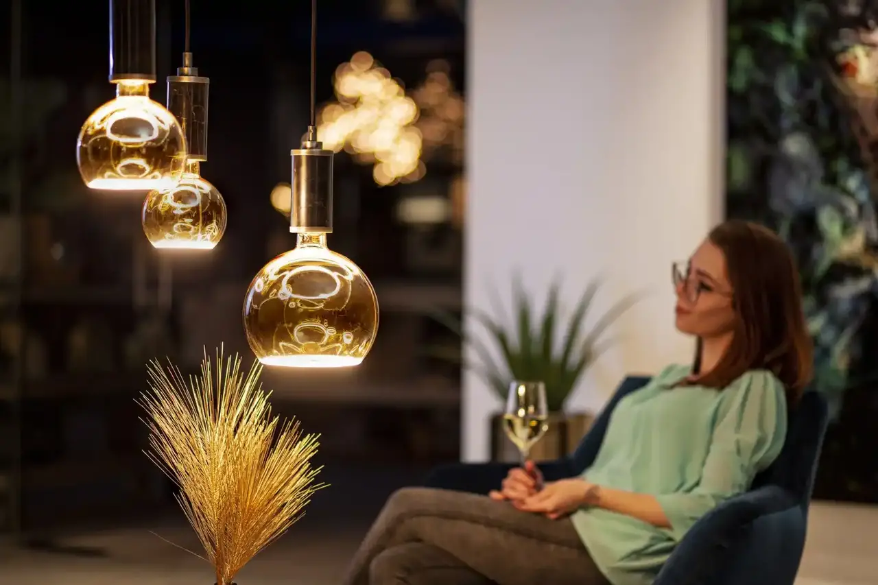 Segula Lamp Floating LED G150 6W 260LM 1900K Dimbaar Smoke