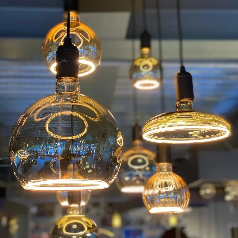 Segula Lamp Floating LED G125 6W 220LM 1900K Dimbaar Smoke