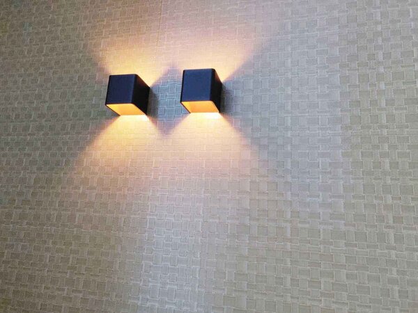 Artdelight Wandlamp Fulda 10x10 cm koper zwart Artdelight Wandlamp Fulda 10x10 cm koper zwart