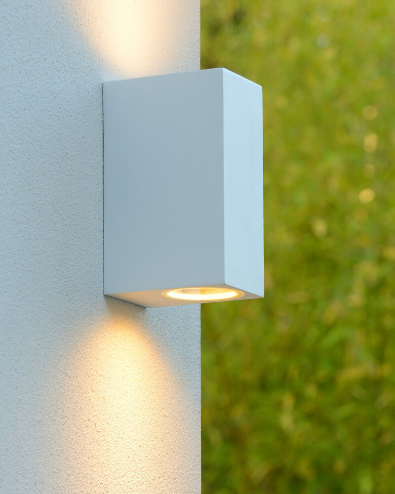 Lucide ZORA-LED - Wandspot / Wandlamp Binnen/Buiten - LED Dimb. - GU10 (MR16) - 2x5W 3000K - IP44 - Wit Lucide ZORA-LED - Wandspot / Wandlamp Binnen/Buiten - LED Dimb. - GU10 (MR16) - 2x5W 3000K - IP44 - Wit