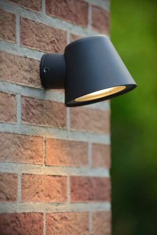 Lucide DINGO-LED - Wandlamp Binnen/Buiten - LED Dimb. - GU10 (MR16) - 1x5W 3000K - IP44 - Antraciet Lucide DINGO-LED - Wandlamp Binnen/Buiten - LED Dimb. - GU10 (MR16) - 1x5W 3000K - IP44 - Antraciet