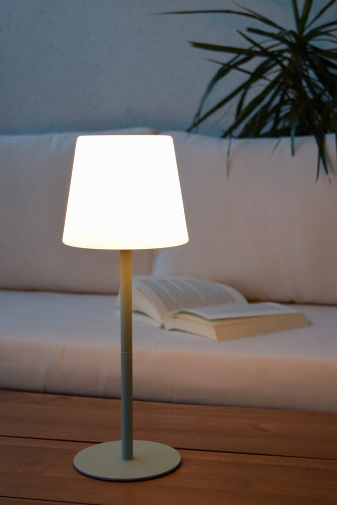 Lucide TYON - Oplaadbare Tafellamp Binnen/Buiten - Accu/Batterij - LED Dimb. - 1x2W 2700K - IP65 - Groen Lucide TYON - Oplaadbare Tafellamp Binnen/Buiten - Accu/Batterij - LED Dimb. - 1x2W 2700K - IP65 - Groen