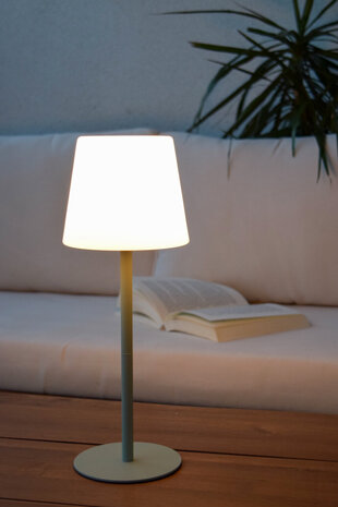 Lucide TYON - Oplaadbare Tafellamp Binnen/Buiten - Accu/Batterij - LED Dimb. - 1x2W 2700K - IP65 - Groen Lucide TYON - Oplaadbare Tafellamp Binnen/Buiten - Accu/Batterij - LED Dimb. - 1x2W 2700K - IP65 - Groen