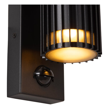 Lucide TIMBALA - Wandspot / Wandlamp Binnen/Buiten - 1xGU10 (MR16) - IP44 - Beweging & dag/nacht sensor - Zwart - Essential Lucide TIMBALA - Wandspot / Wandlamp Binnen/Buiten - 1xGU10 (MR16) - IP44 - Beweging & dag/nacht sensor - Zwart - Essential