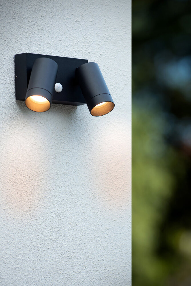 Lucide TAYLOR - Wandspot / Wandlamp Binnen/Buiten - 2xGU10 (MR16) - IP54 - Bewegingssensor - Zwart Lucide TAYLOR - Wandspot / Wandlamp Binnen/Buiten - 2xGU10 (MR16) - IP54 - Bewegingssensor - Zwart