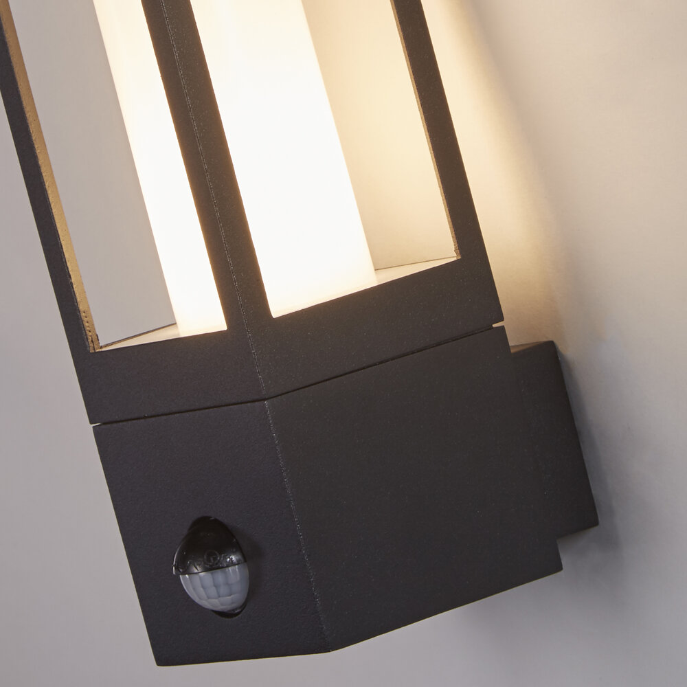 Searchlight Buitenlamp Avenue H 21 cm bewegingssensor zwart Searchlight Buitenlamp Avenue H 21 cm bewegingssensor zwart