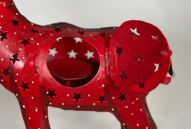 Dekoratief Renne métal rouge pour bougie.  27x12x38cm