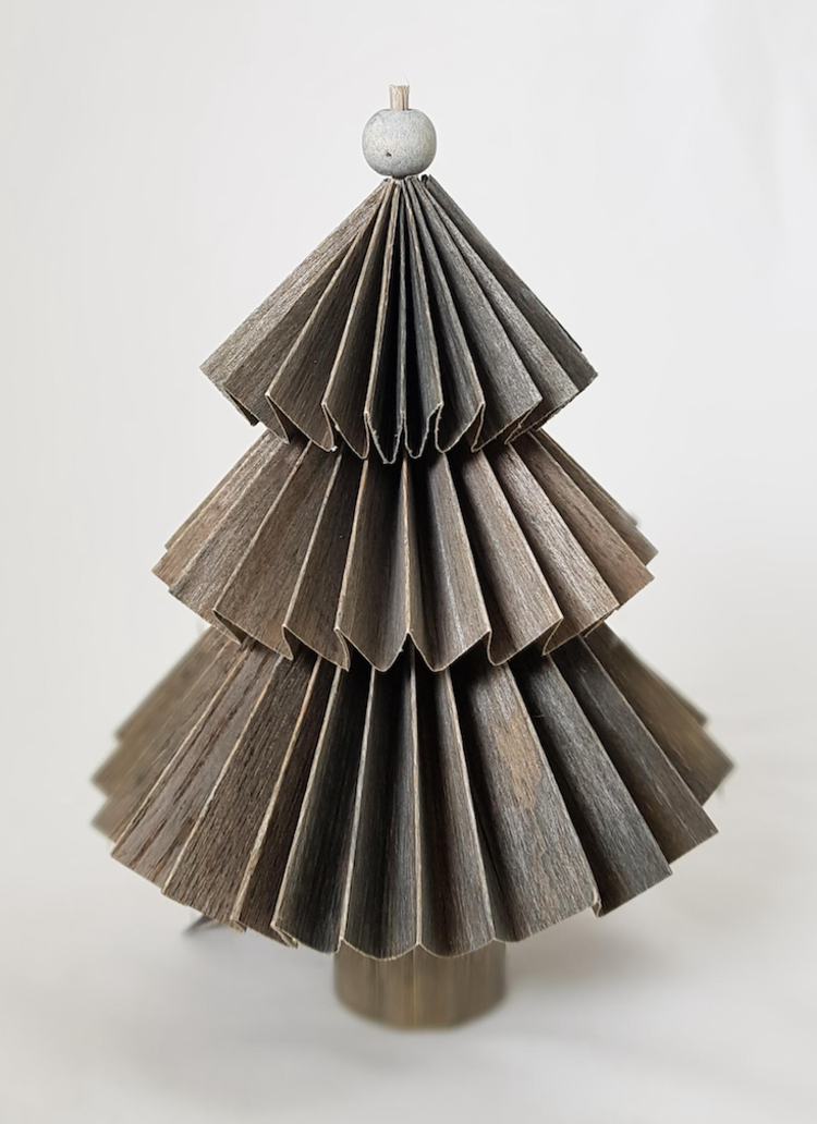 Joker Sapin en papier brun-gris à poser