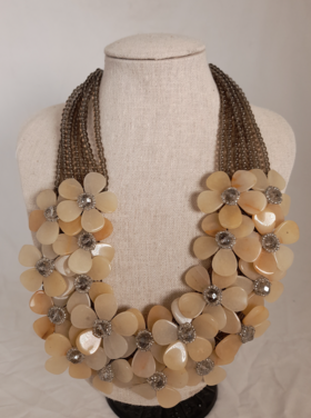 Abelindo Collier fleurs agate (+pochette)