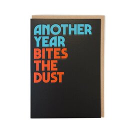 Cath Tate Grußkarte Twisted Lyrics - Queen  - Another year bites the dust