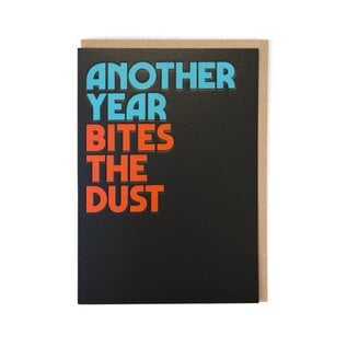 Cath Tate Grußkarte Twisted Lyrics - Queen  - Another year bites the dust